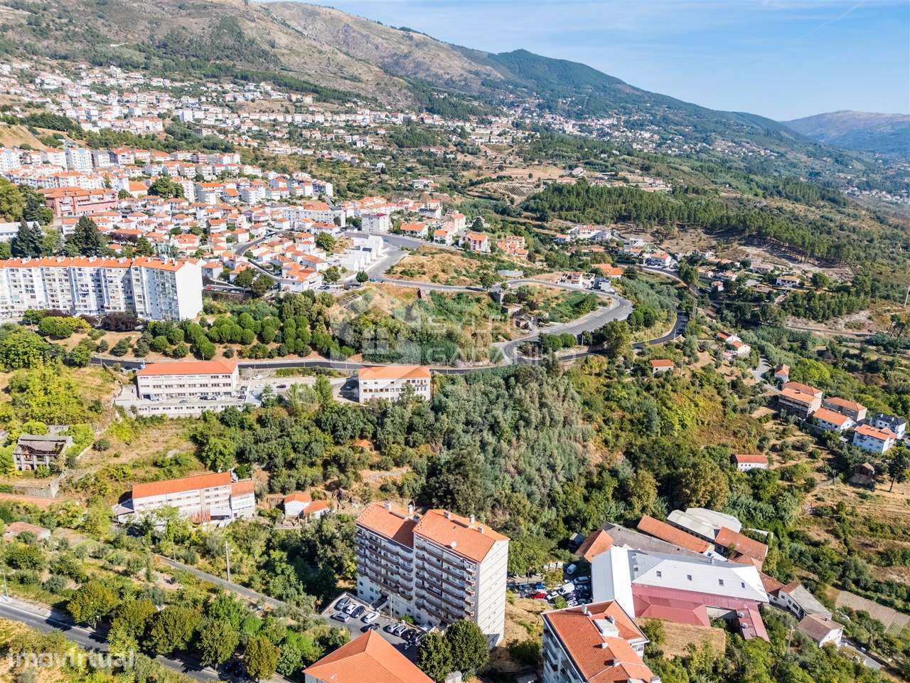 Apartamento T4 para VENDA na Calçada das Poldras, zona baixa da Covilh-36