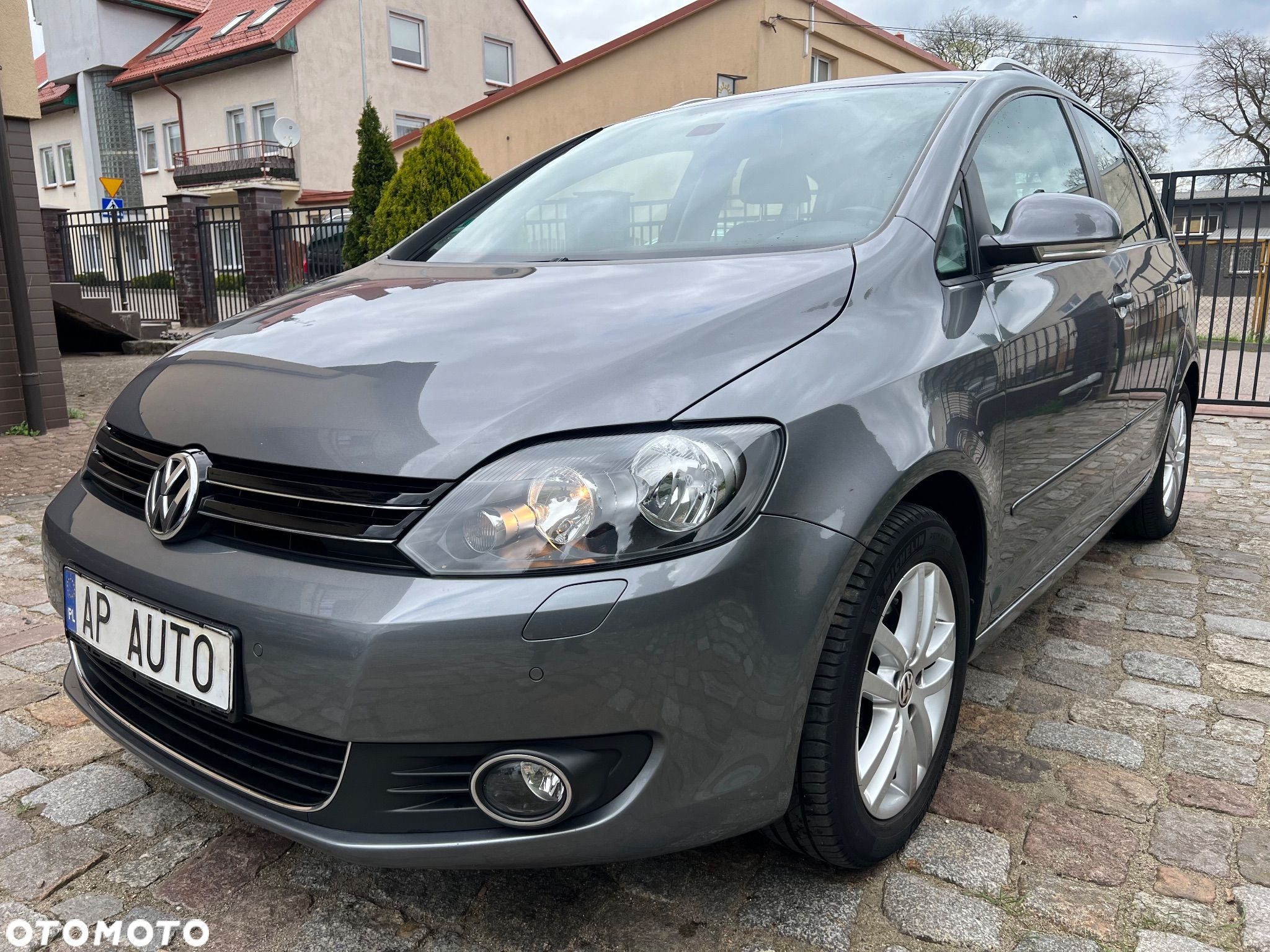 Volkswagen Golf Plus 1.6 TDI Highline DSG - 1