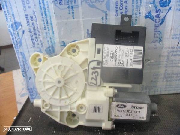 Motor Elevador Vidro 7M5T14D218HA 0130822215  7M5T14B533AC FORD FOCUS 2 FASE 2  2008 1.6TDCI 110CV 5P VERMELHO  FE - 1