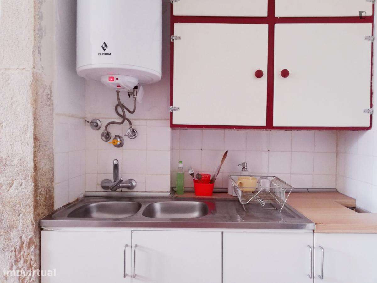 Quarto - localizado em Santos Lisbon - Grande imagem: 5/9