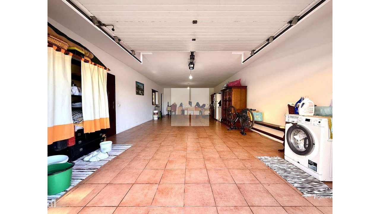 Moradia c/ Terreno e Jardim-46