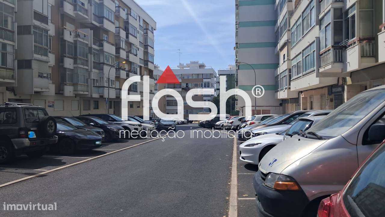 T2 Remodelado com elevador e arrecadação na Figueirinha-Oeiras-30