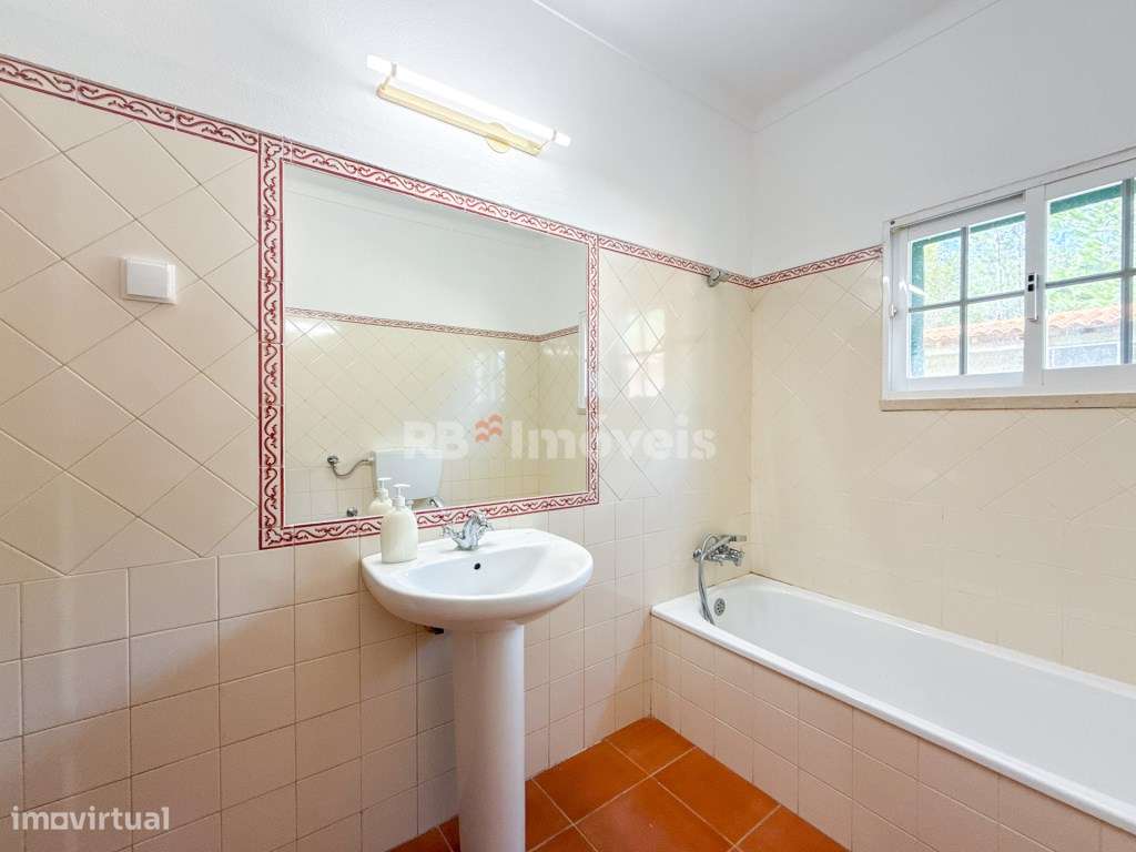 Moradia T3, c/ Jardim, Garagem e Zona de Estar Exterior - Castelo d...-49