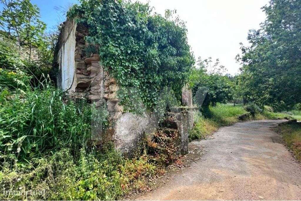 Casa Para Recuperar |Campo do Mouro - Miranda do Corvo - Grande imagem: 5/13