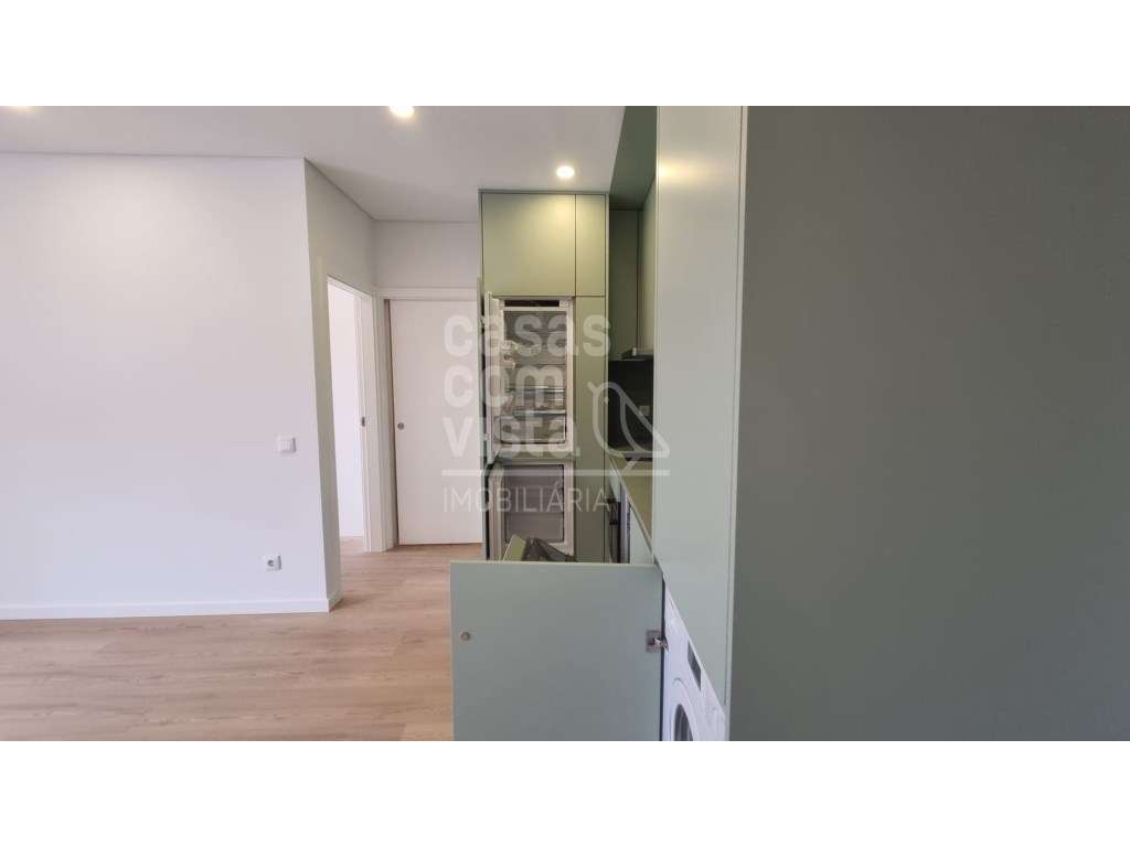 Apartamento T1 no Centro de Leiria Elegância Urbana, Design Moderno...-8