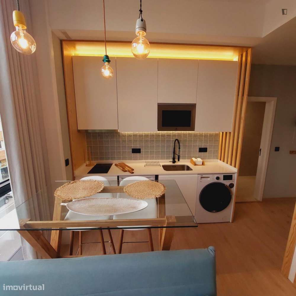 Estúdio - localizado em Matosinhos Porto - Grande imagem: 5/10