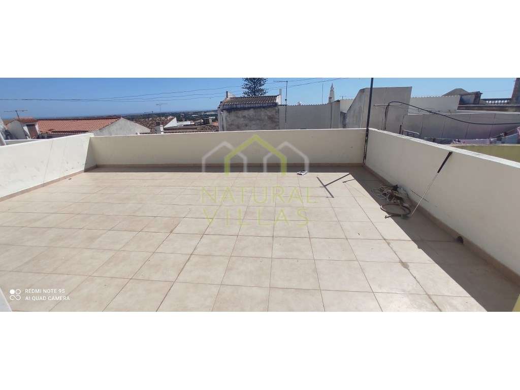 SETEMBRO: Apartamento T2 com Terraço e Vista Mar, Estoi
