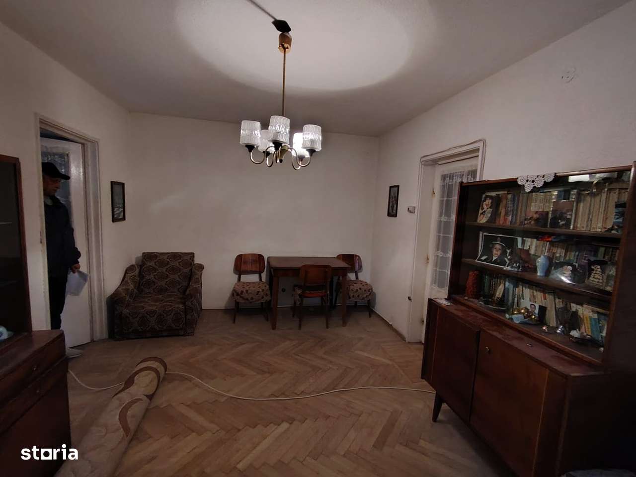 Pret redus!!!Ap 2 camere cauta sa fie modernizat- Micro 9-2