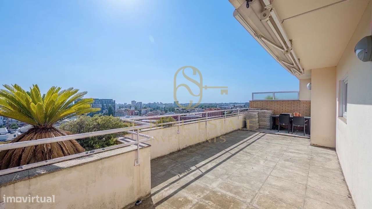 Exclusivo T2 Duplex Recuado, Último Piso, 2 Terraços, Cedofeita-10