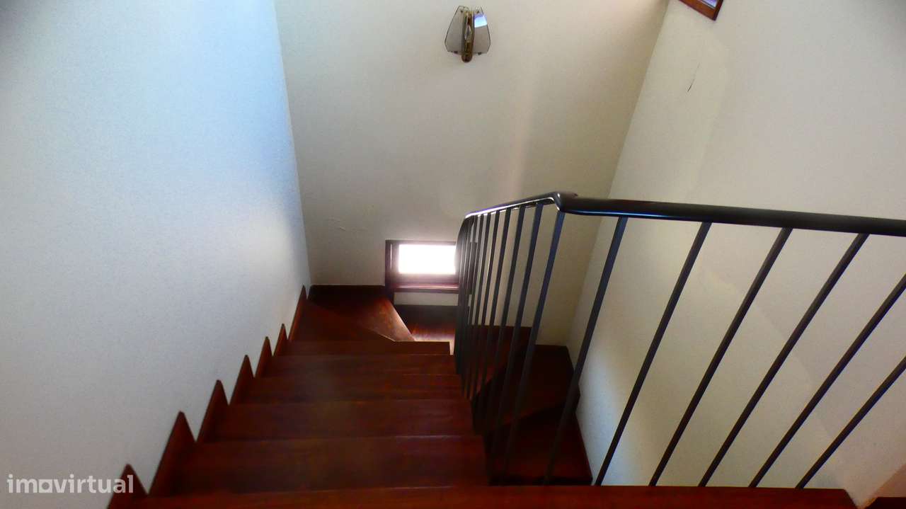 Moradia T5 Vila Nova da Telha-14