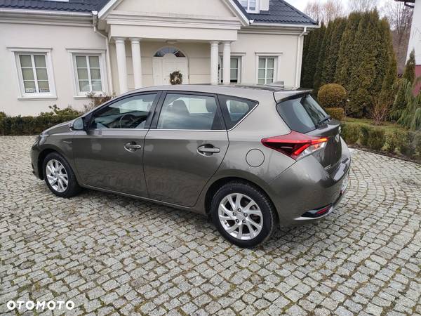 Toyota Auris Hybrid 135 Premium - 10