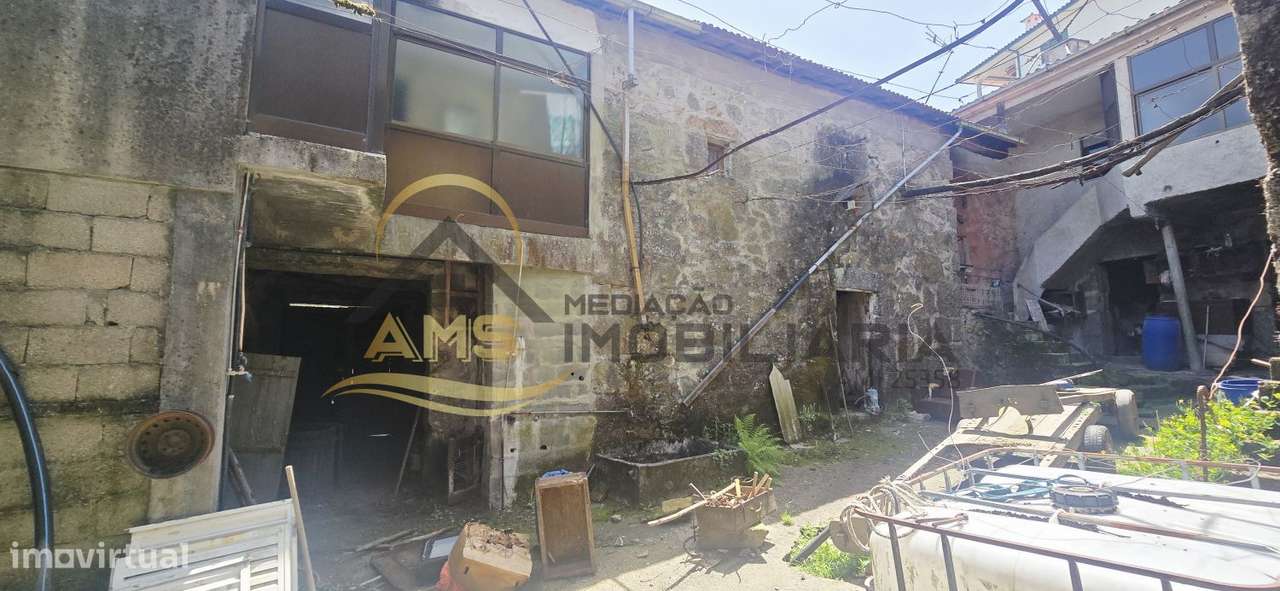 QUINTA A DOIS PAÇOS DA CIDADE COM 2,5ha-10