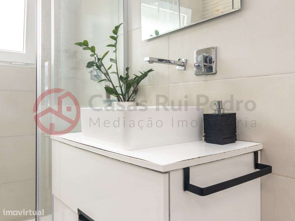 Moradia T3+2 Remodelada com garagem 740 m² de Terreno em St Antonio...-34