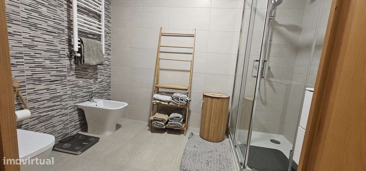 Apartamento Moderno T3 em Cesar-12