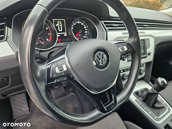 Volkswagen Passat 1.4 TSI BMT Comfortline - 13