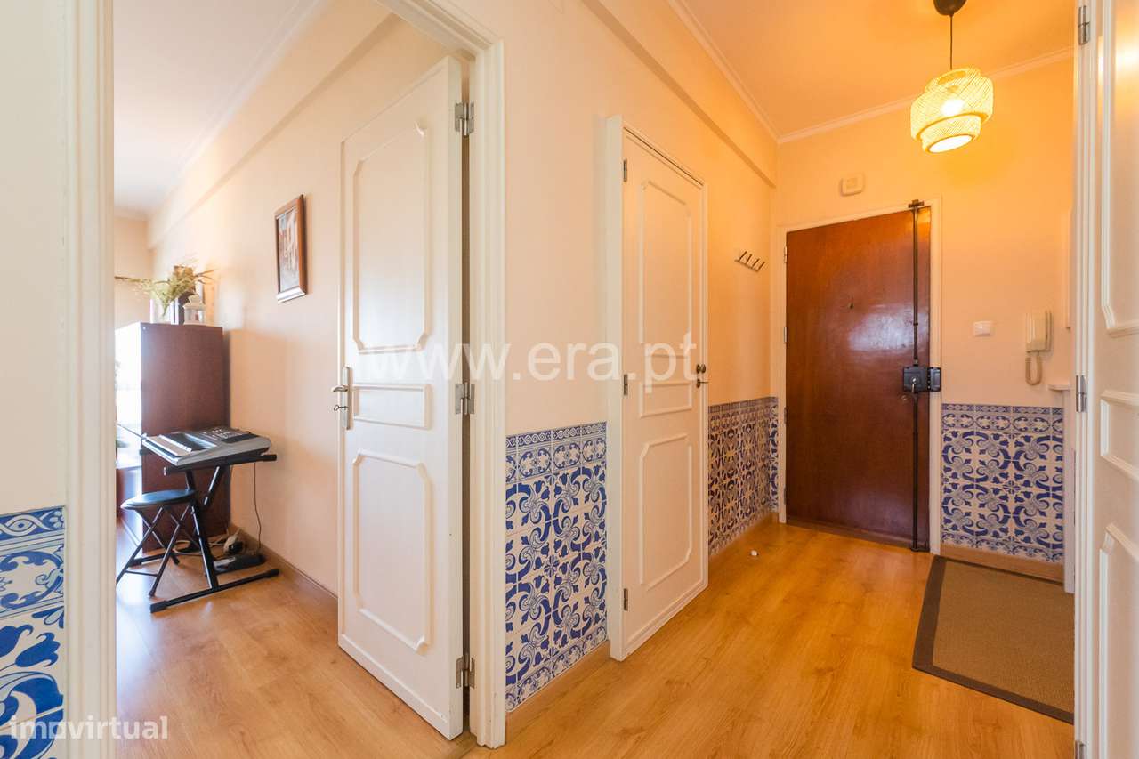 Apartamento T2 com 77 m perto do Metro-24