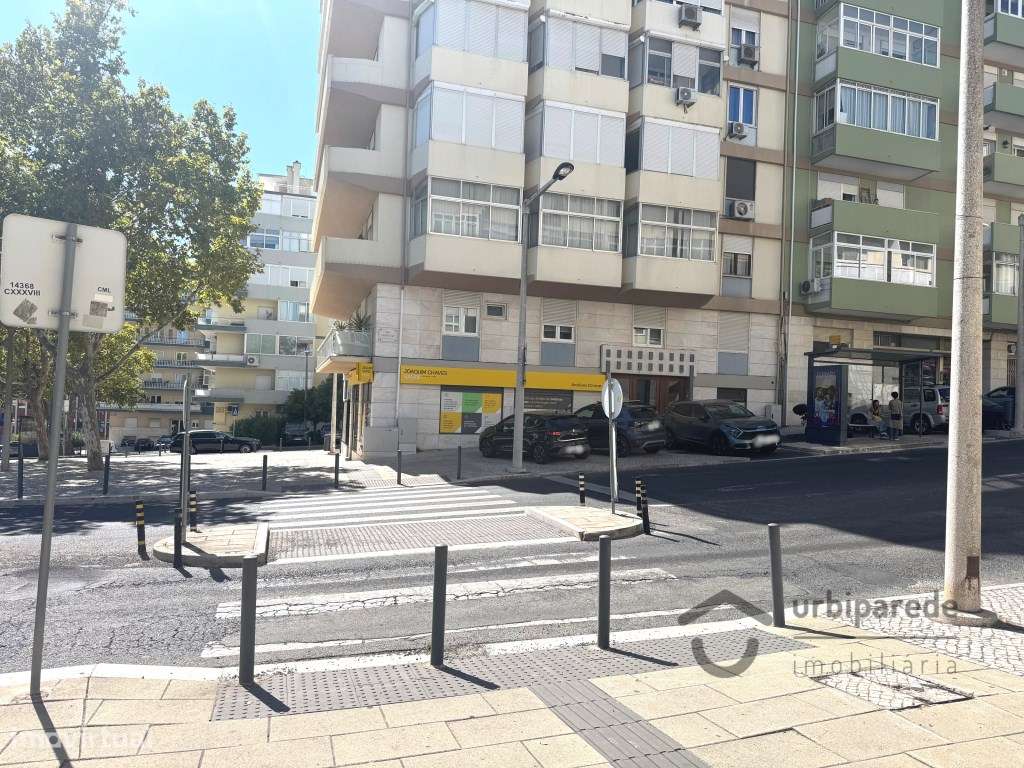 Apartamento T3 no Restelo c/ vista Rio.-33