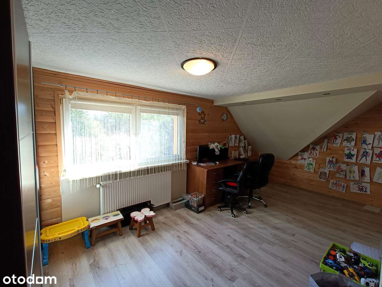 Piękny dom z dużym tarasem, dostępny od zaraz!-17