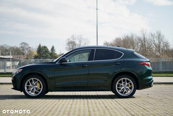 Alfa Romeo Stelvio 2.0 Turbo 16V AT8-Q4 Lusso Ti - 9