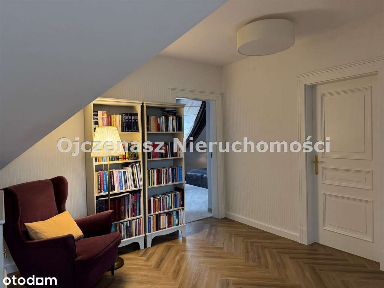 Luksusowy dom w Niemczu w klasycznym stylu-16