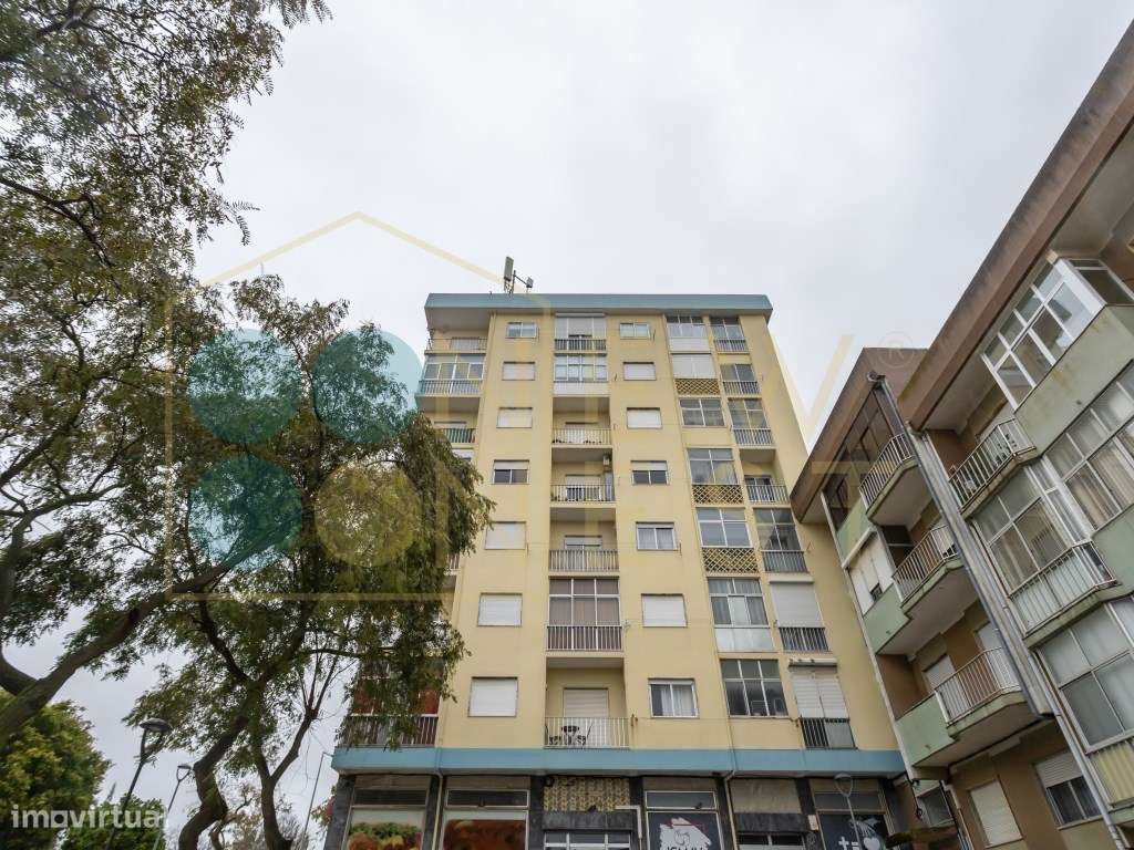 Apartamento T2 Rua Abel Salazar com 4 marquises - Hospital | Setúbal-24
