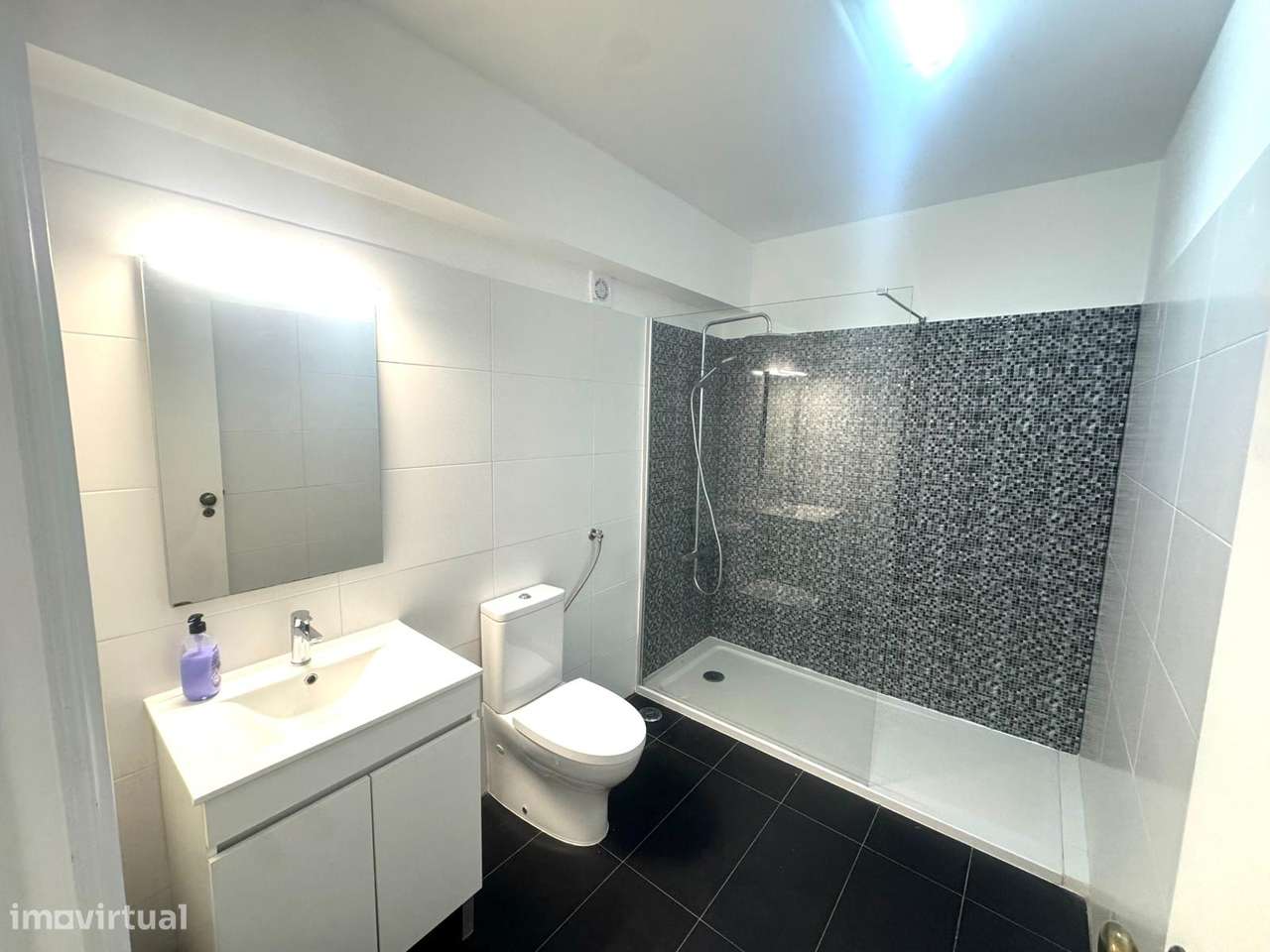 Apartamento T1 Totalmente Renovado em Massamá - Grande imagem: 5/9