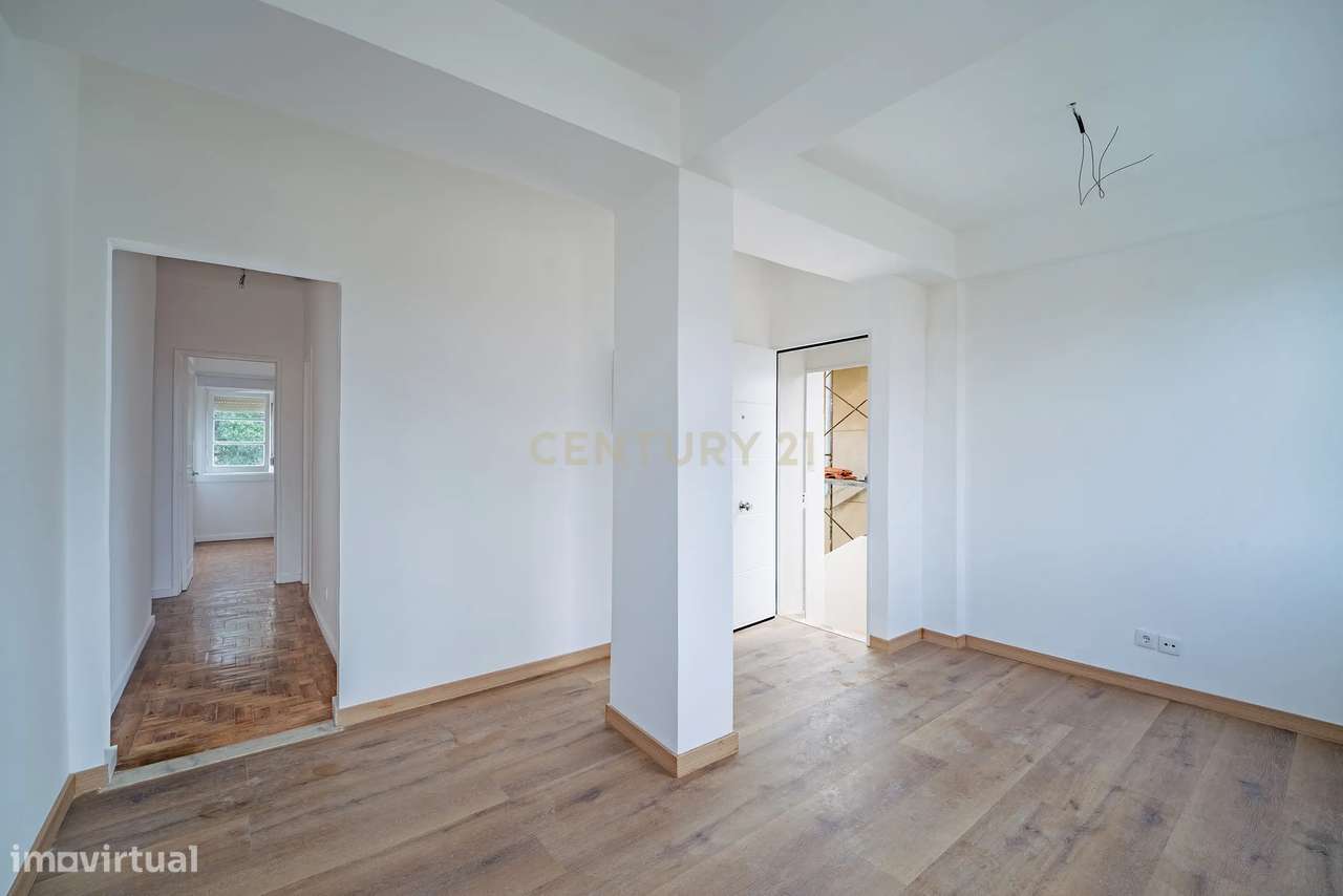 Andar de Moradia, Arrendamento, Rua Foros de Amora - Grande imagem: 5/26