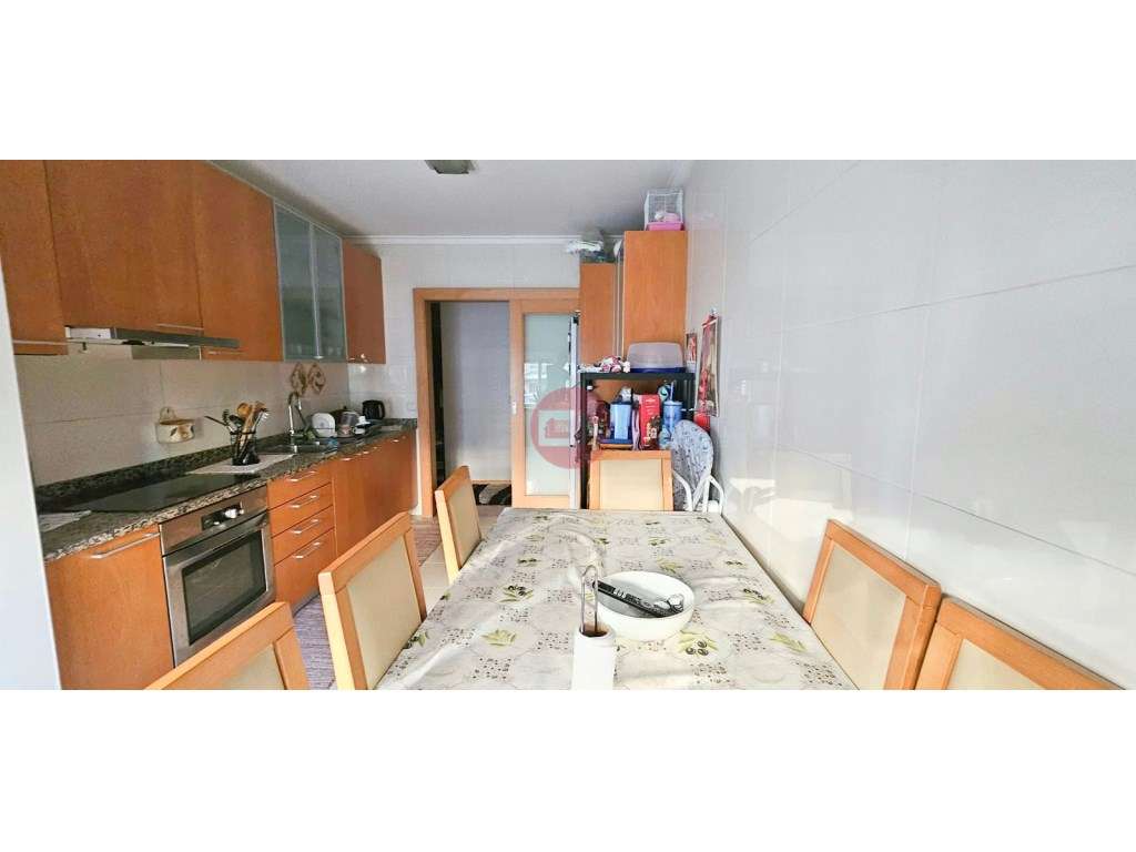 T2 no Talvai, Vila Nova de Famalicão | 2 Lugares de Garagem + Arrumo-5