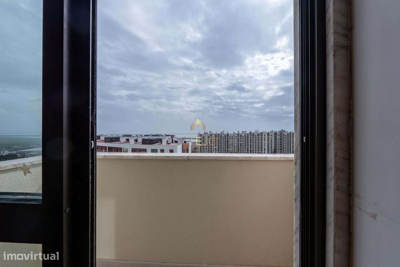 Apartamento T3 com Vista Rio em Póvoa de Santa Iria-22