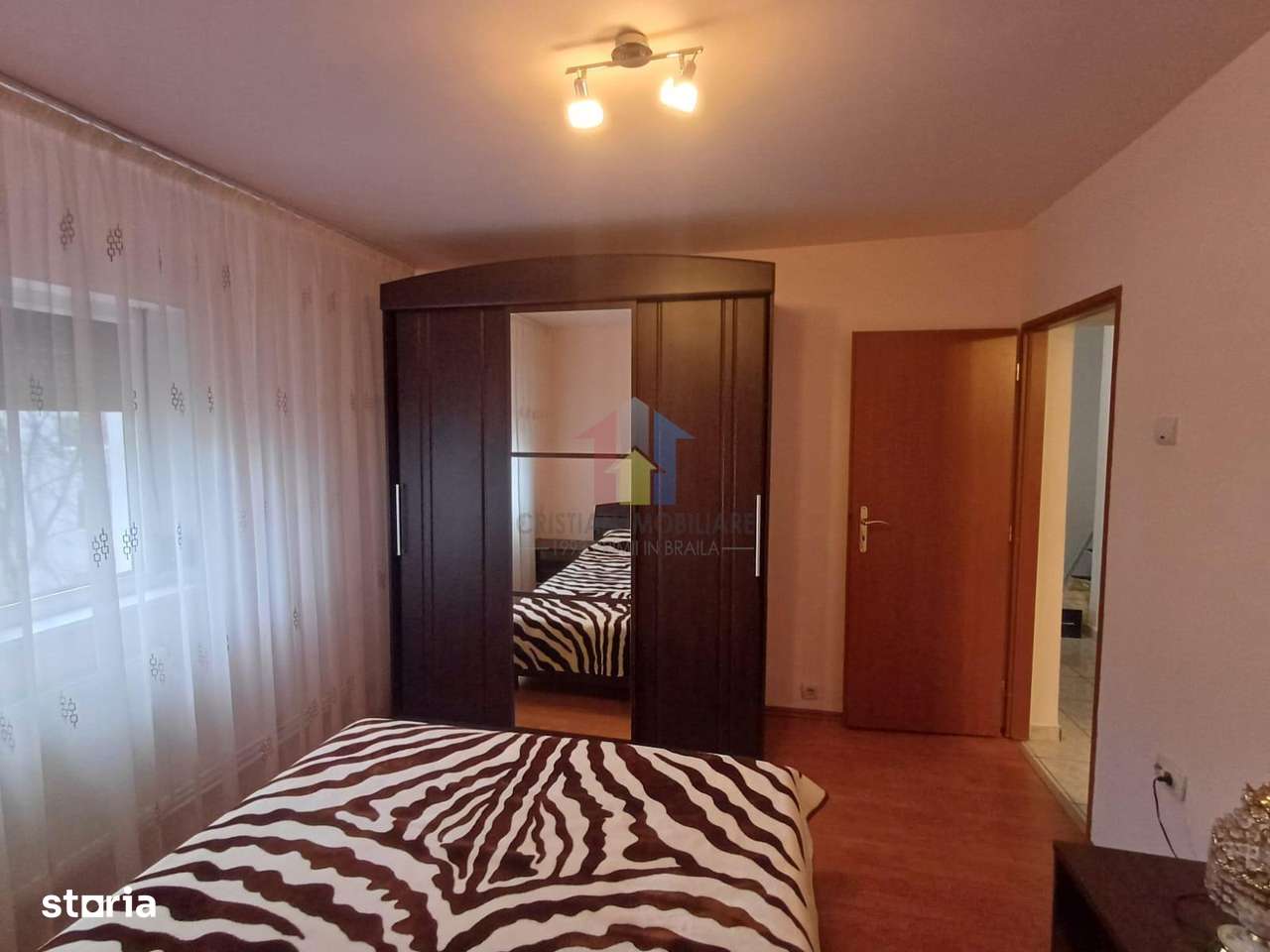 2 camere Confort 1 Decomandat, etaj 3, Renovat, Radu Negru - Imagine principală: 3/11