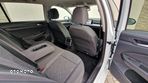 Volkswagen Golf Variant 2.0 TDI SCR DSG Life - 21