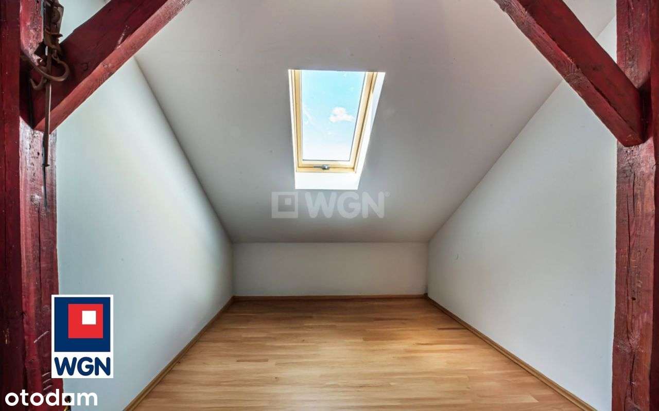 4-pokojowe z balkonem w ścisłym centrum miasta.-10