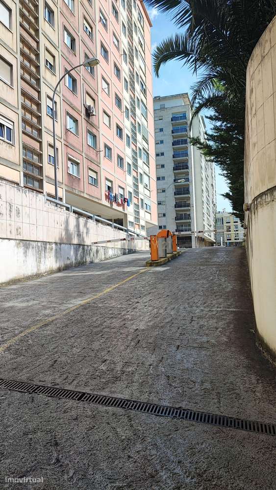 Espaço de Estacionamento em Alvalade, Lisboa-2