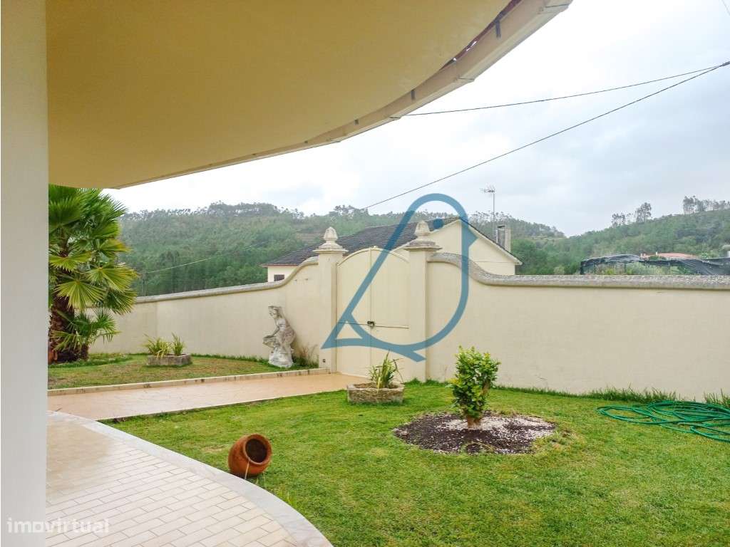 Excelente Moradia T4 com Anexos e Acabamentos de Qualidade - Próxim... - Grande imagem: 4/33