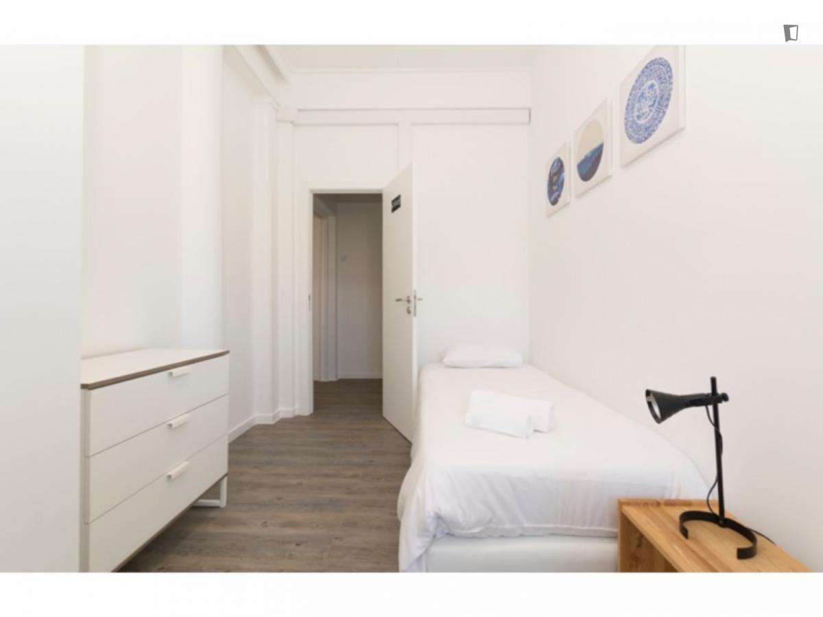 Quarto - localizado em Alameda Lisbon - Grande imagem: 5/7