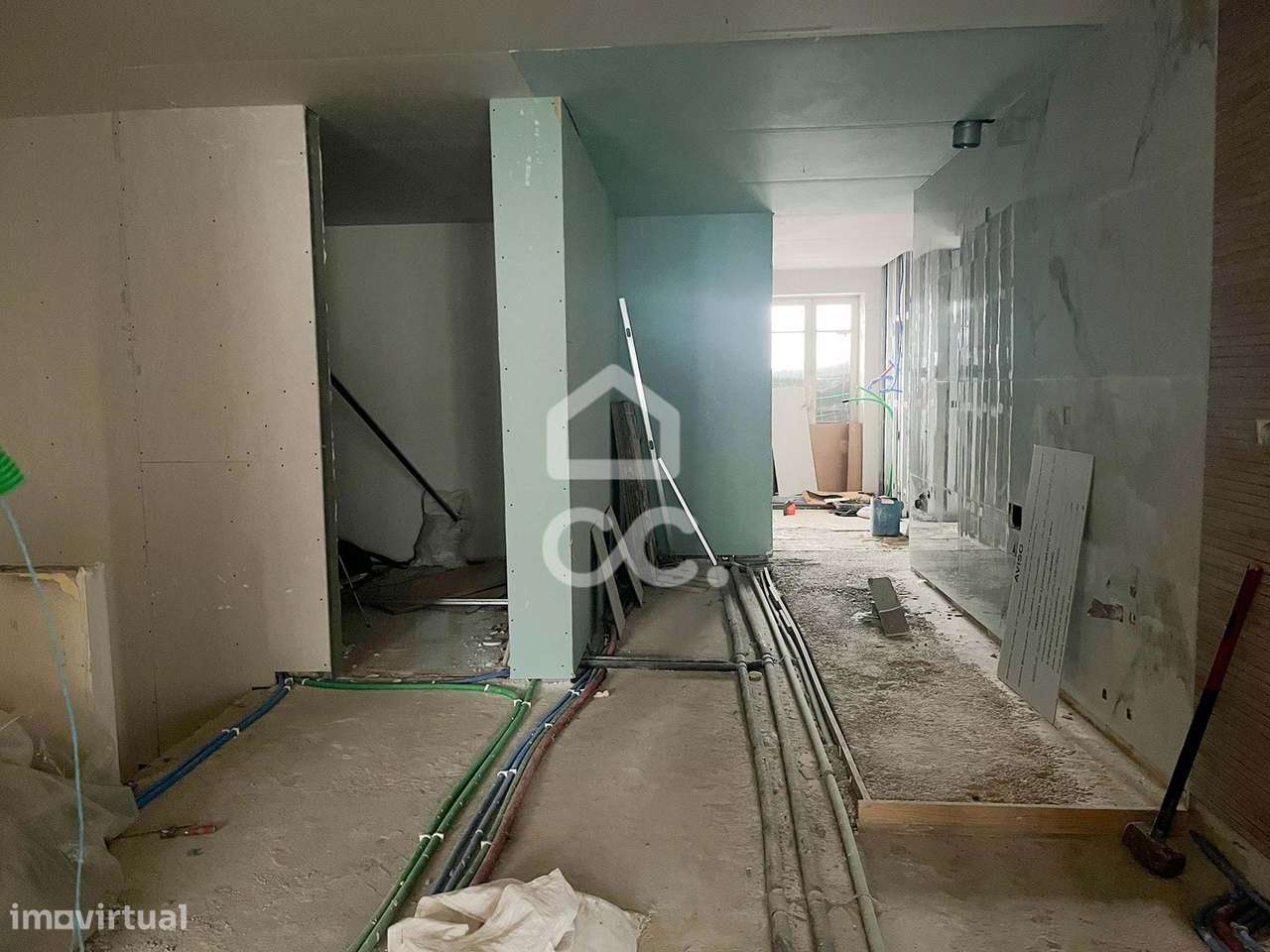 Prédio com Loja de 489 m² e 2 Apartamentos no Coração de Vila Nova de-16