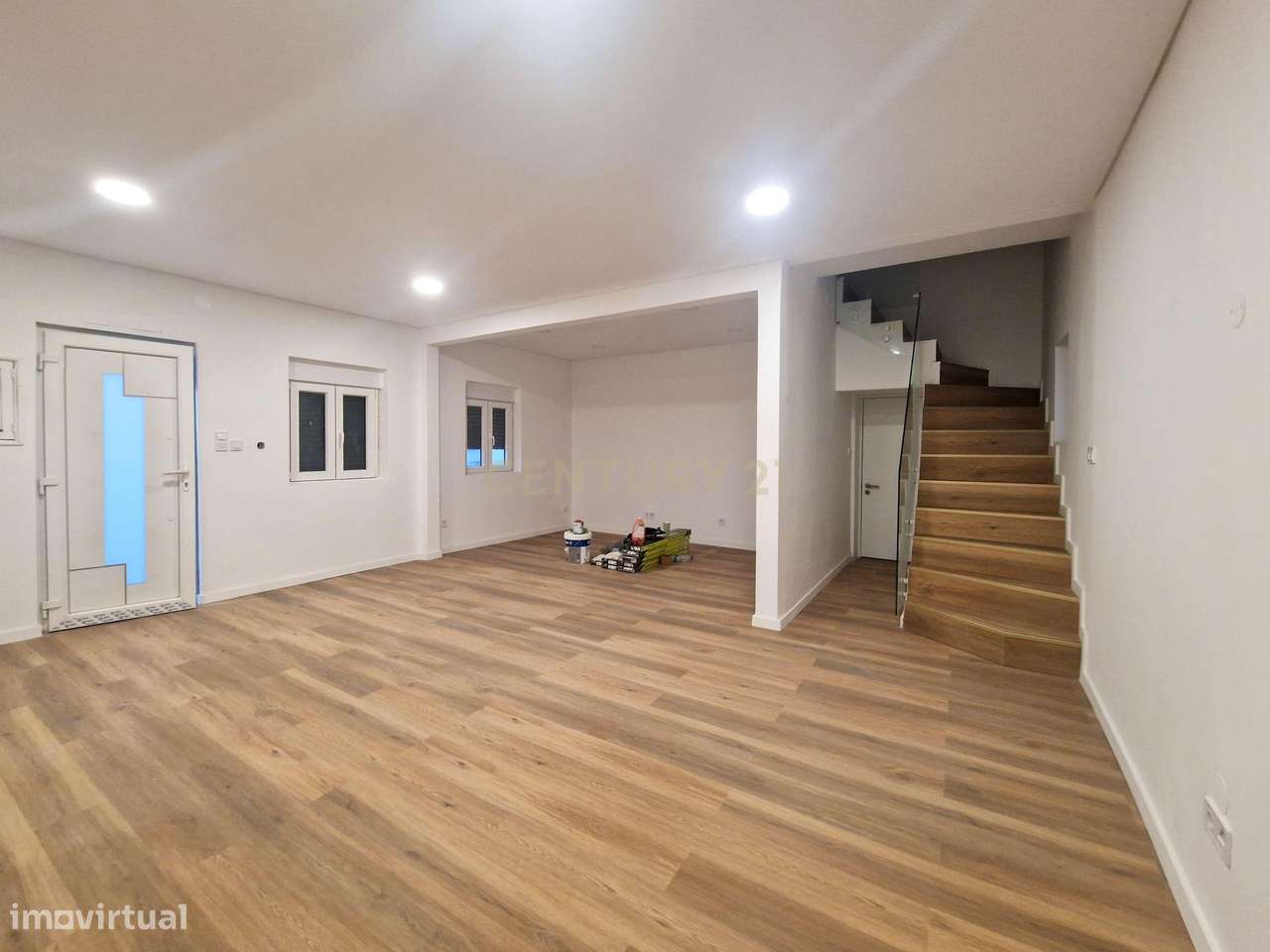 Moradia isolada c/ 4 assoalhadas totalmente remodelada c/ possibilidad-5