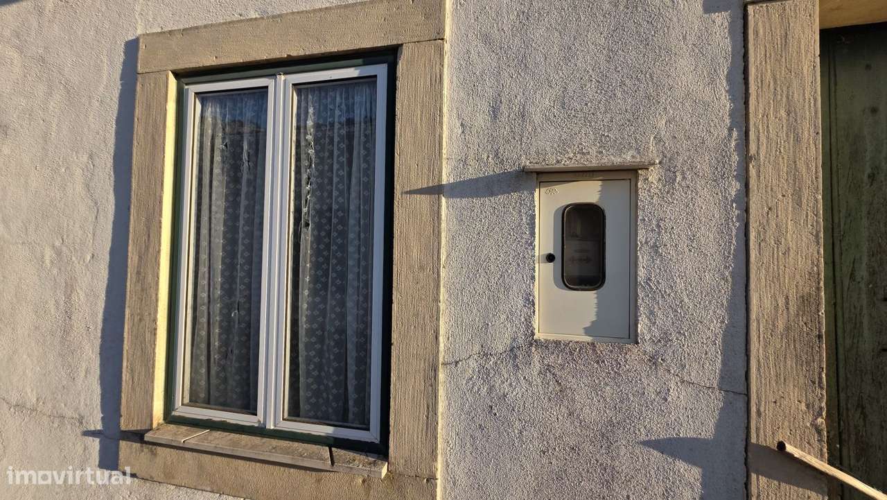 Casa T3 para restaurar com terreno, a 2 kms de Ferreira do Zêzere - Grande imagem: 4/37