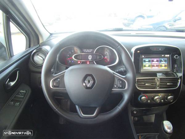 Renault Clio - 11