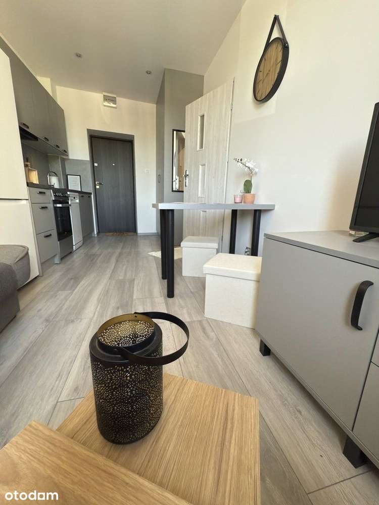 Wyposażona kawalerka w atrakcyjnej lokalizacji!!!-1