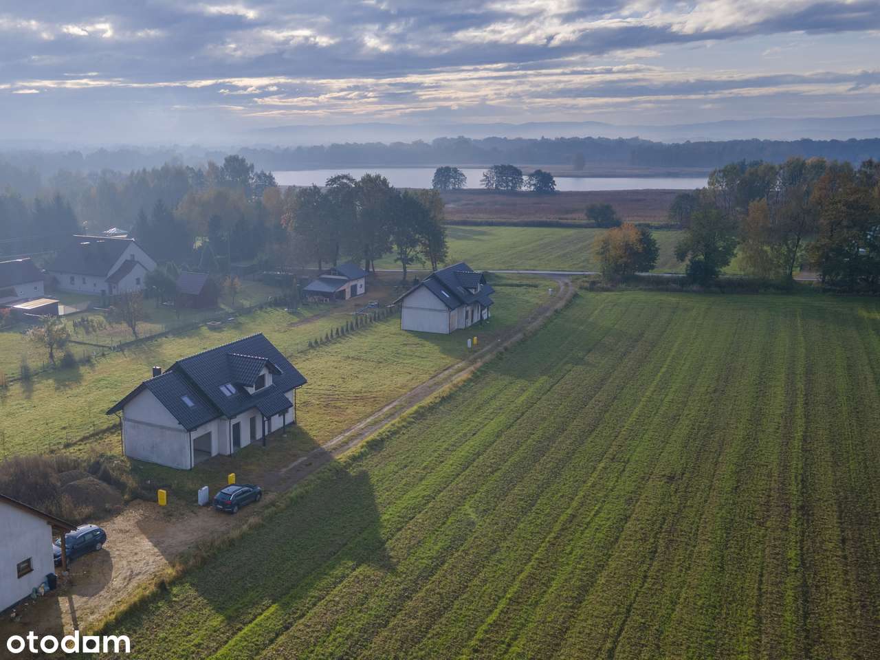 Nowoczesny dom 147,7 m² z garażem w spokojnej okolicy-3