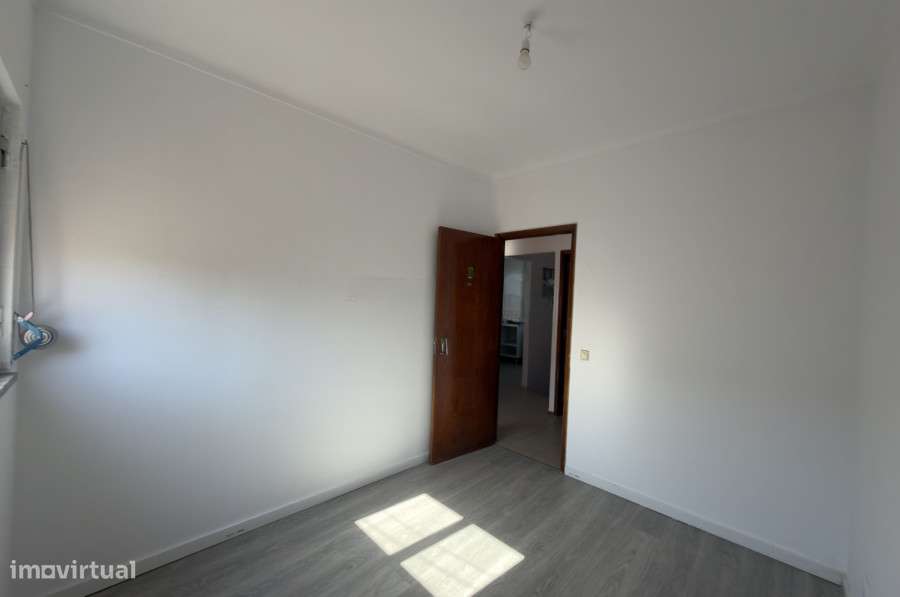 Vende-se casa T2 na Adémia em Coimbra, próximo ao Retail Park de Eiras - Grande imagem: 5/15