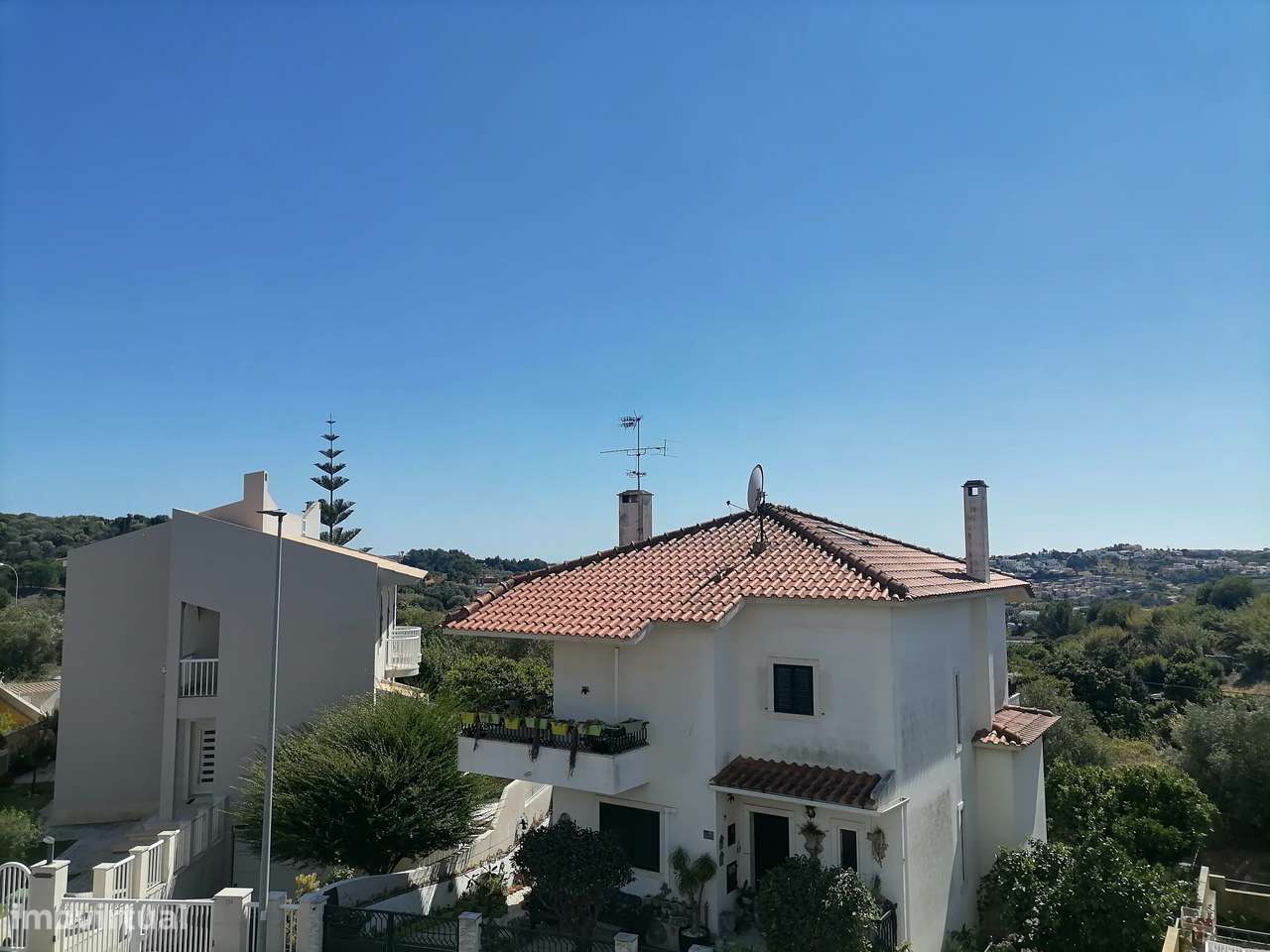 T3 Centro de Queijas, Oeiras. Com Parqueamento e Arrecadação.-44