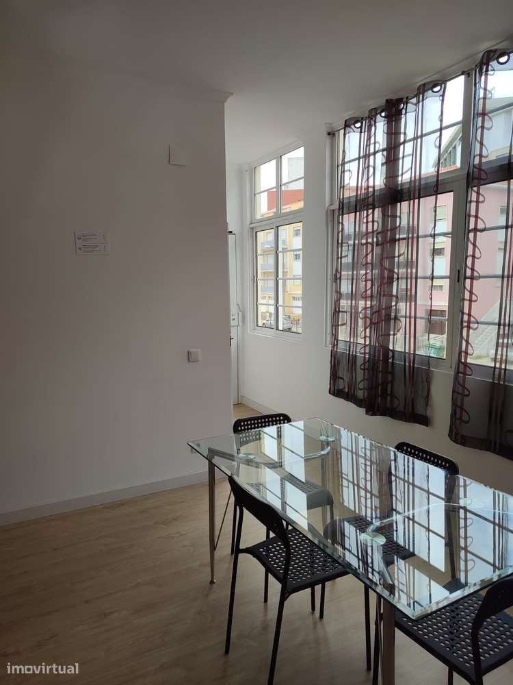 Excelente T7 para venda na Cruz de Celas-22