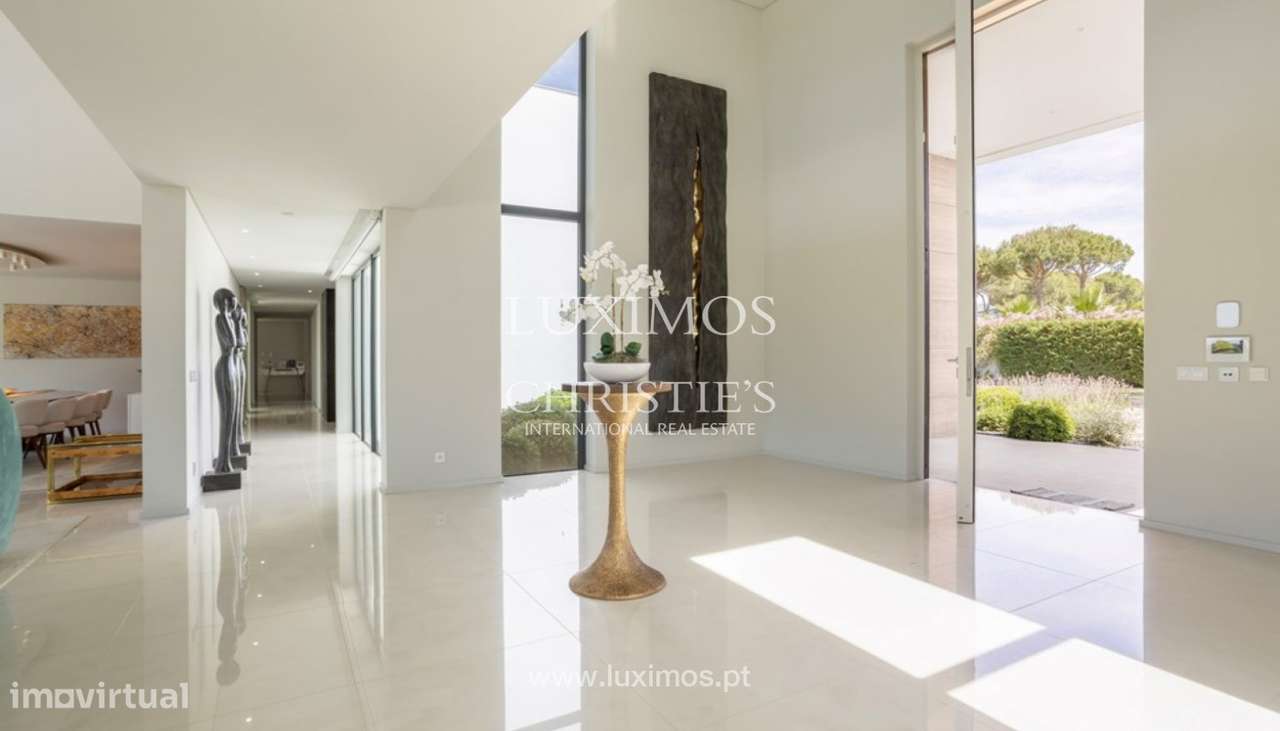 Luxuosa Moradia V8 no Triângulo Dourado, Algarve - Grande imagem: 5/25