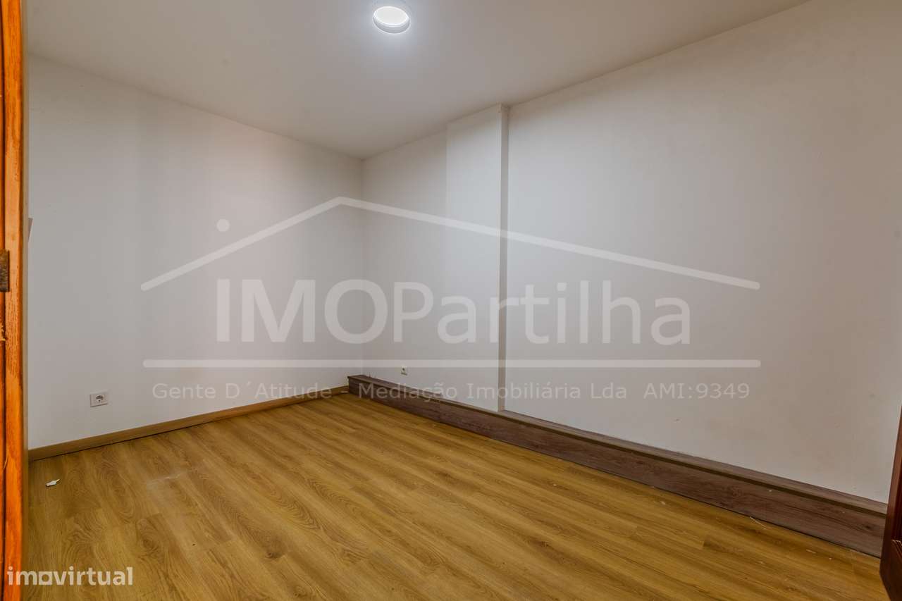 Loja Transformada em T3 no Monte Abraão - Queluz - Grande imagem: 5/12