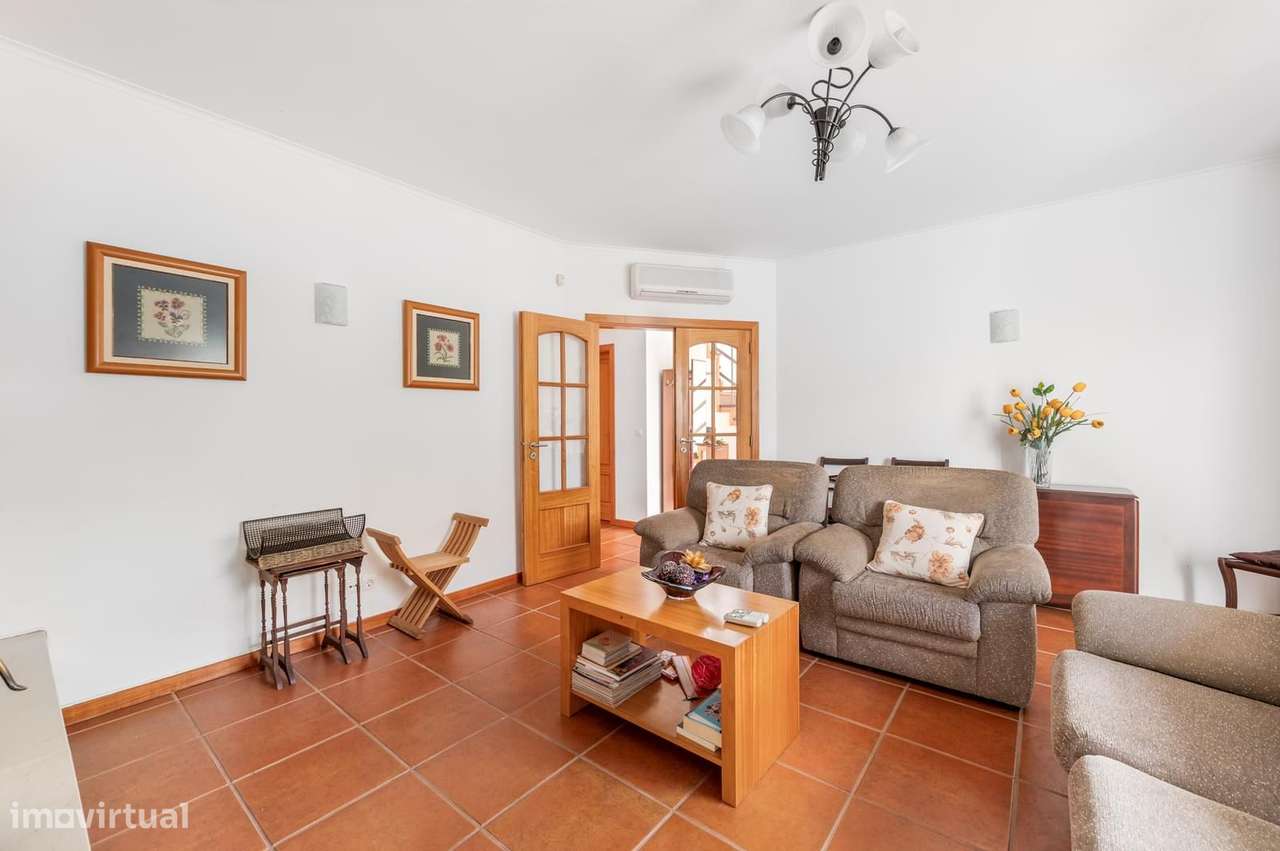 Moradia Isolada T3 com jardim, Aroeira, Almada - Grande imagem: 5/37