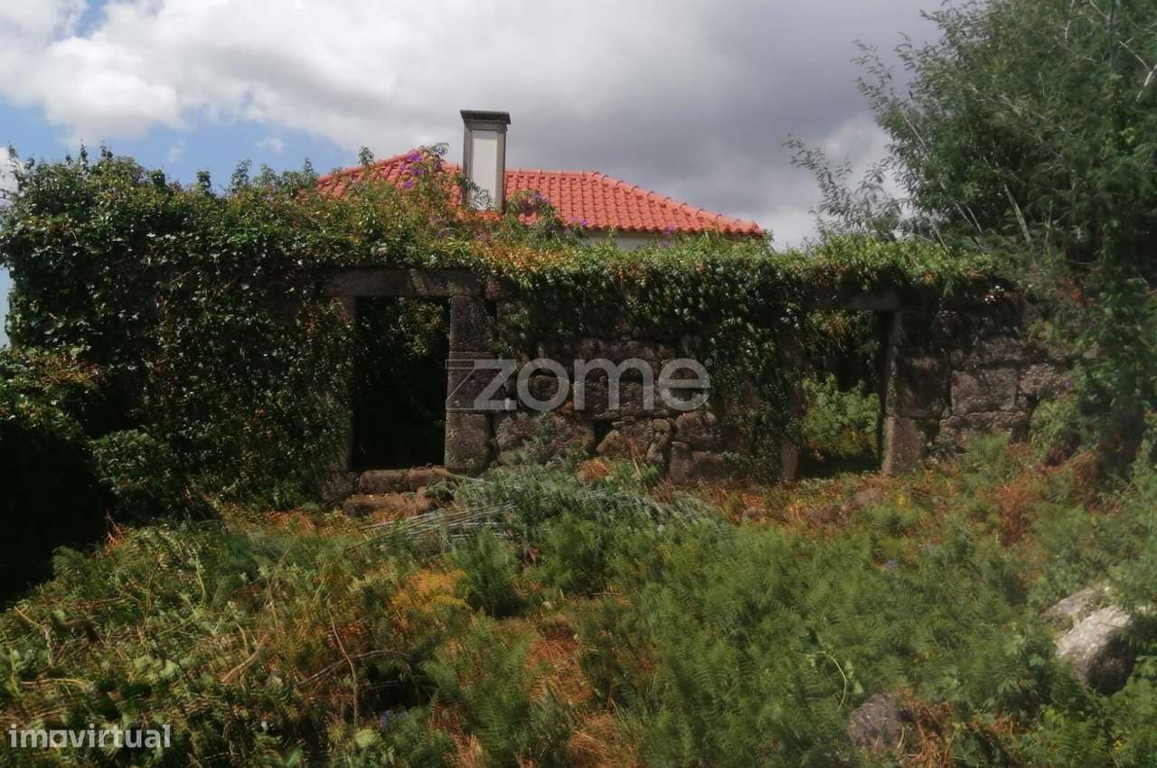 Moradia para Requalificação com Terreno em Paredes de Coura - Grande imagem: 4/15