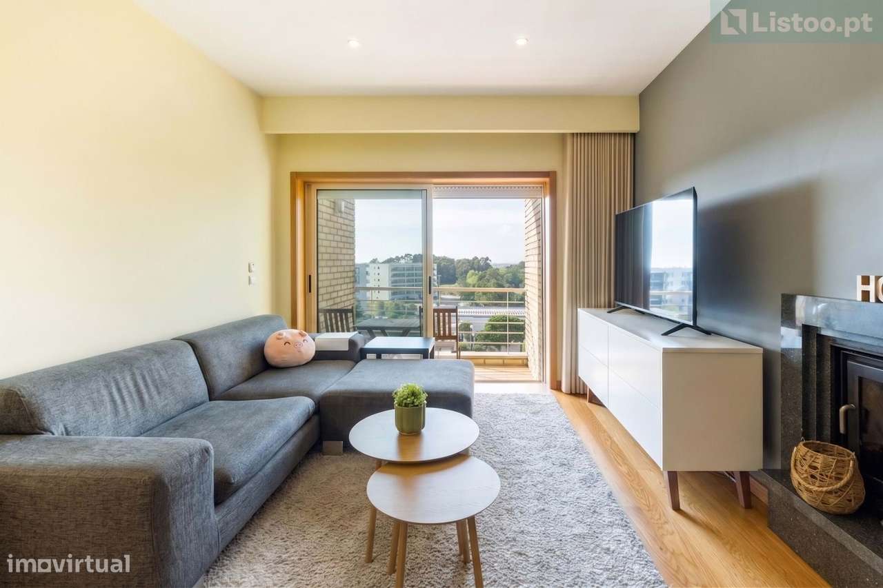 Apartamento T2 Amplo c/ Varanda e Garagem | Canidelo-1