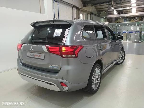 Mitsubishi Outlander 2.4 PHEV Instyle - 2